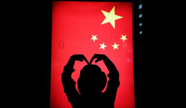 演员祖峰：我无儿无女，把所有积蓄交给妻子，此生过得潇洒又幸福